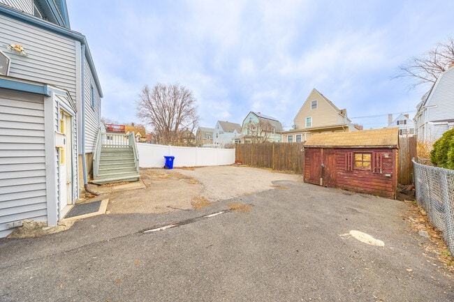 Photo - 31 Seattle St