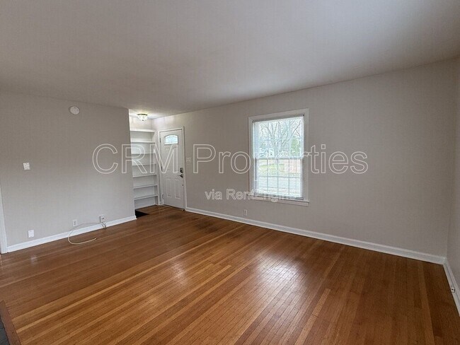 Photo - 1340 E 55th St