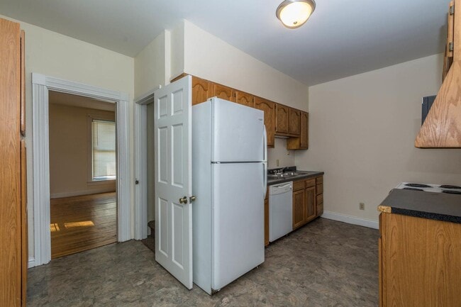 Photo - 311 E 11th St