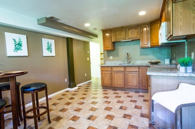 Building Photo - 517 Hanover St Unit InLaw