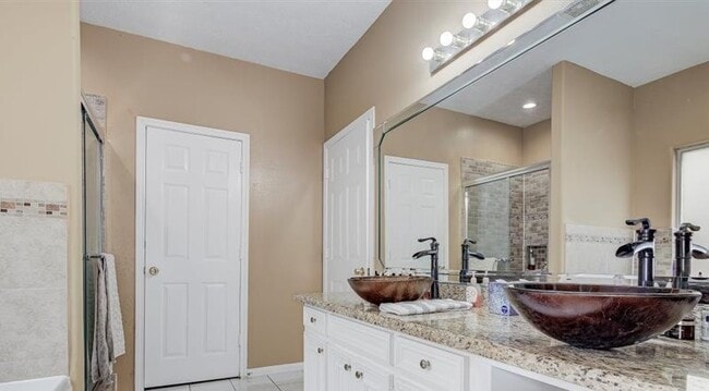 Photo - 8422 Tavenor Ln