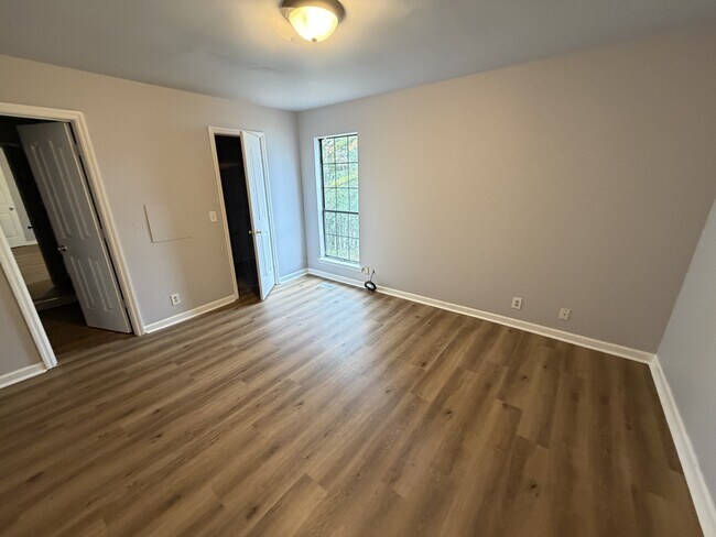 Photo - 1102 Falling Tree Ct