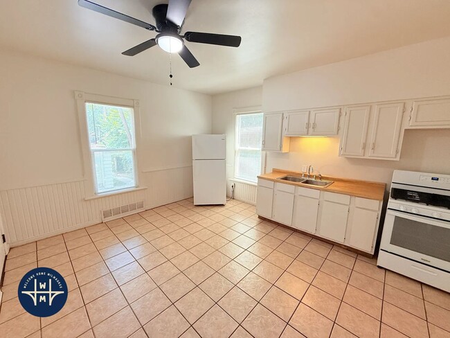 Photo - 1140 N 50th Pl