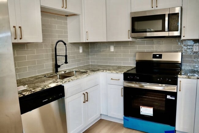 Photo - 617 Transcontinental Dr