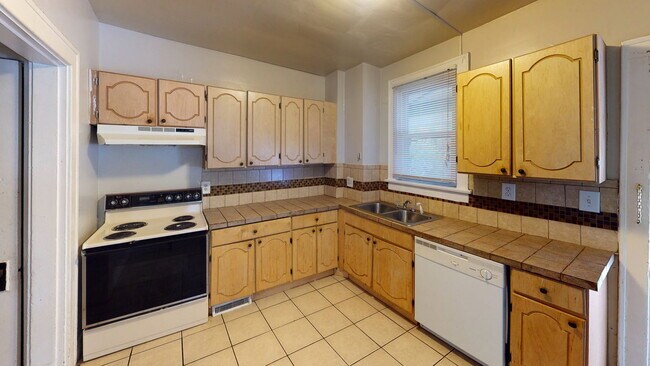 383 E 13th Ave