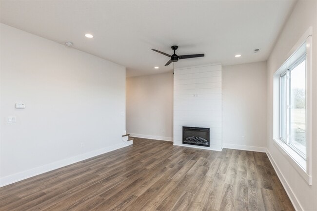 Photo - 915 Henryson St