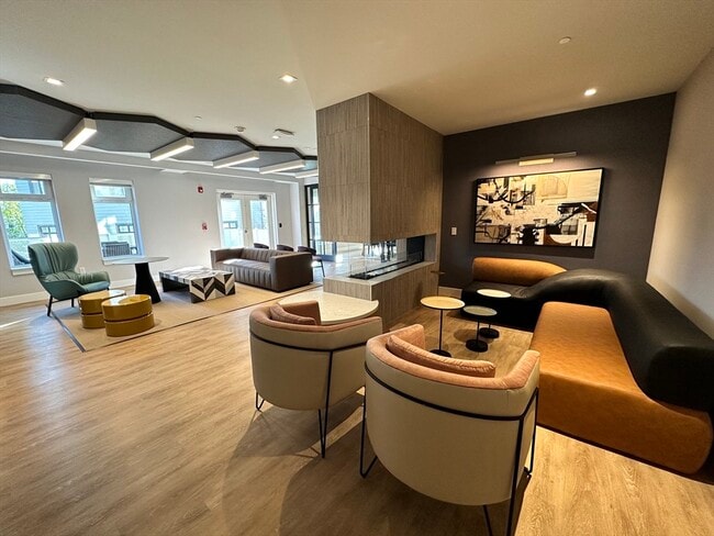 Photo - 250 Centre St Unidad 102