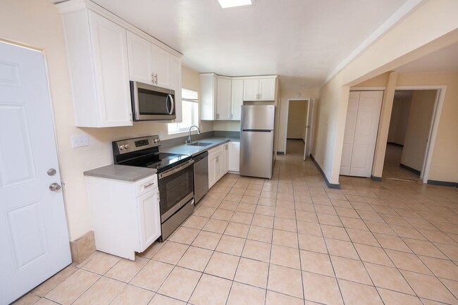 Photo - 5448 Encina Dr Apartment Unit 5450 Encina Dr (Downstairs)
