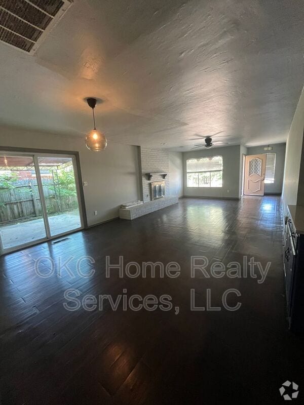 Building Photo - 3604 Willow Springs Dr Rental