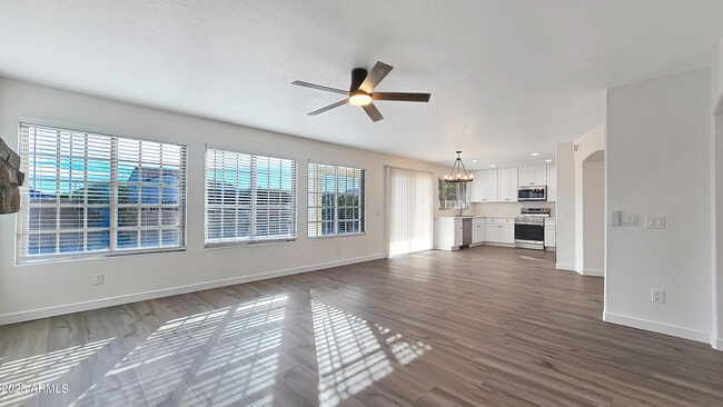 Photo - 2119 W Tracy Ln