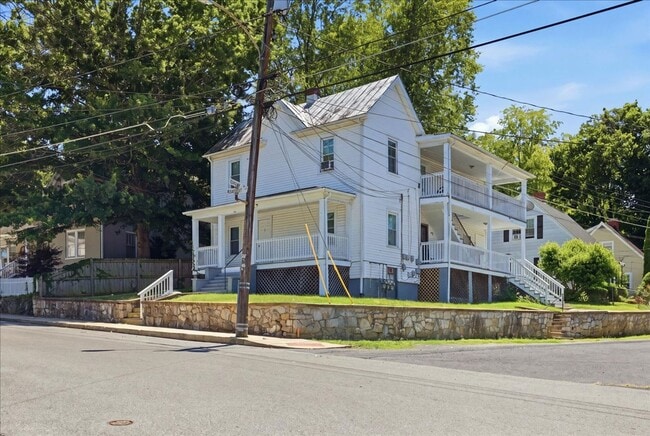 Building Photo - 650 Alleghany Ave Unit Apt 4