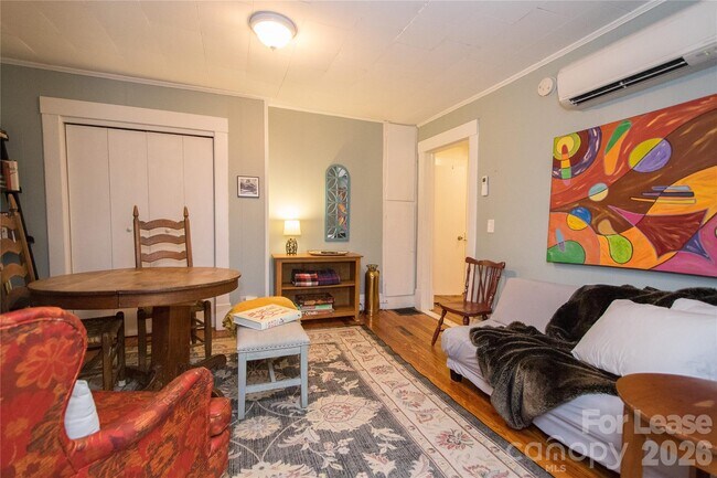 Photo - 109 Pearson Dr Unit UPSTAIRS