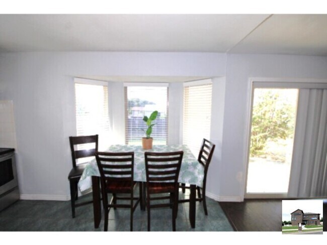 Photo - 905 N 19th St