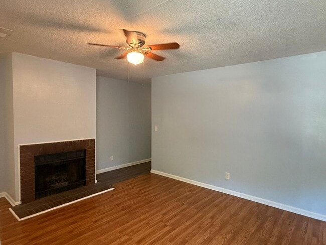 Photo - Freshly Painted 2Br 2Ba Duplex