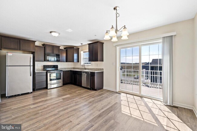 Photo - 181 Secretariat Dr