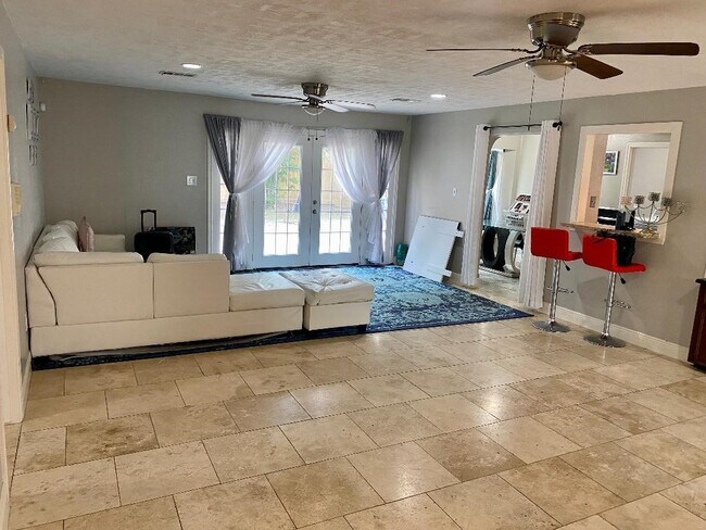 Photo - 2419 Briarlee Dr