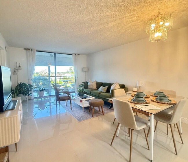 Building Photo - 4640 Lucerne Lakes Blvd W Unit 402