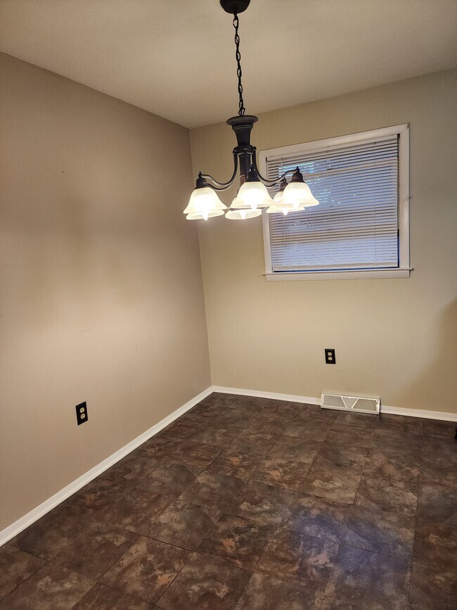 Photo - 2882 Campbell Ave