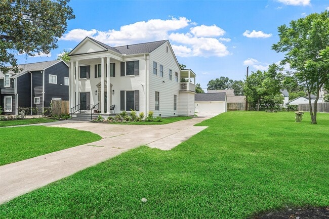 Building Photo - 3809 Southmore Blvd