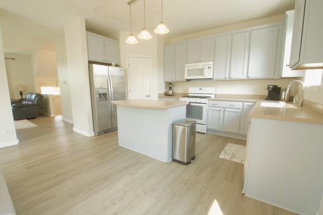 Photo - 3 bedroom in Elgin IL 60124