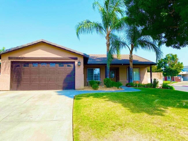 Photo - Best Deal in SW Bakersfield. Fully furnished home with a Pool