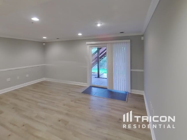 Photo - 416 Middleton Ln