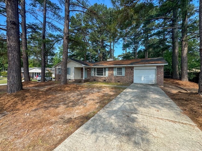 Photo - Charming 3 Bed 2 Bath Home with Fenced Yard