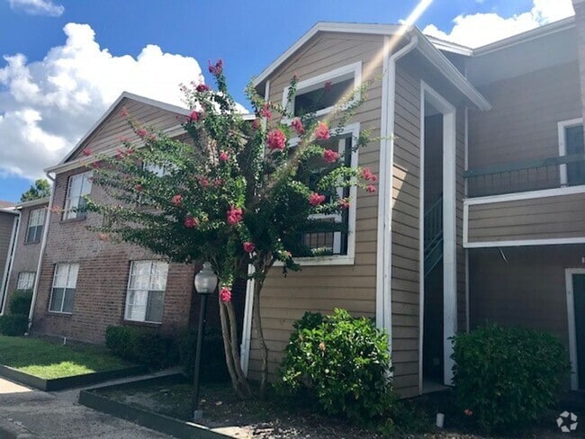 Building Photo - 2 BEDROOM 2 BATHROOM CONDO FOR RENT / REGE...