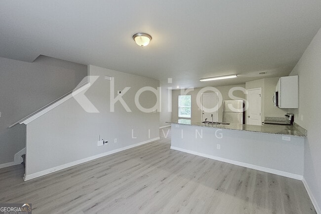 Photo - 207 Hawthorn Trail
