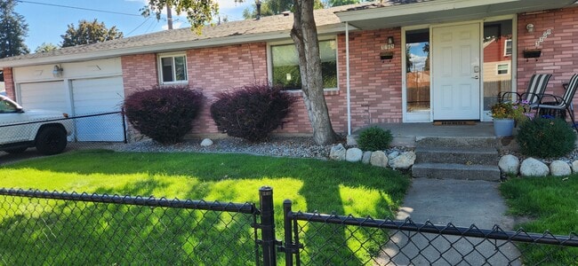 Building Photo - 3705 N Lidgerwood St Rental