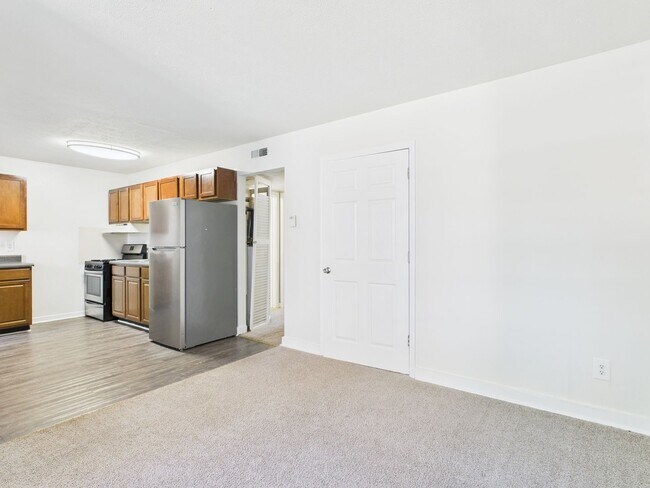 Photo - Forest Square Apartments