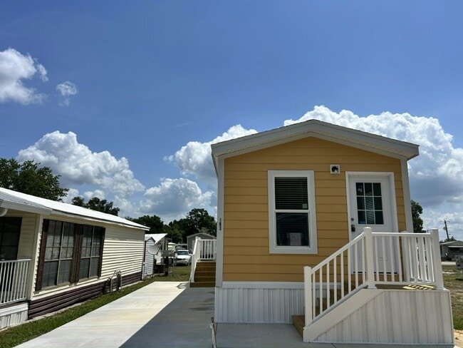 Building Photo - 16731 US-301