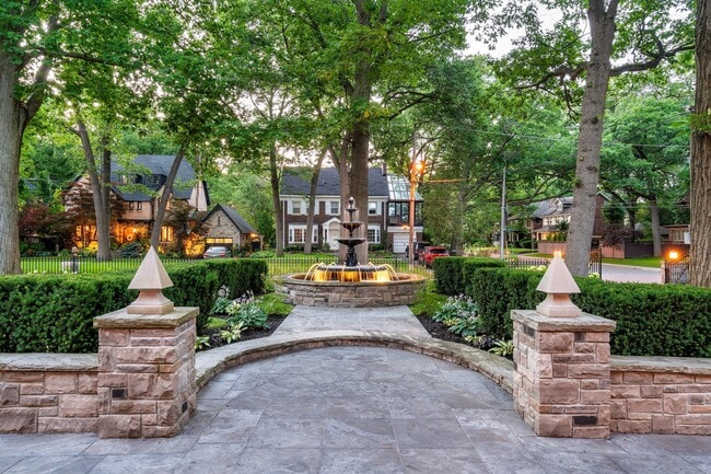 Photo - 57 Baby Point Crescent