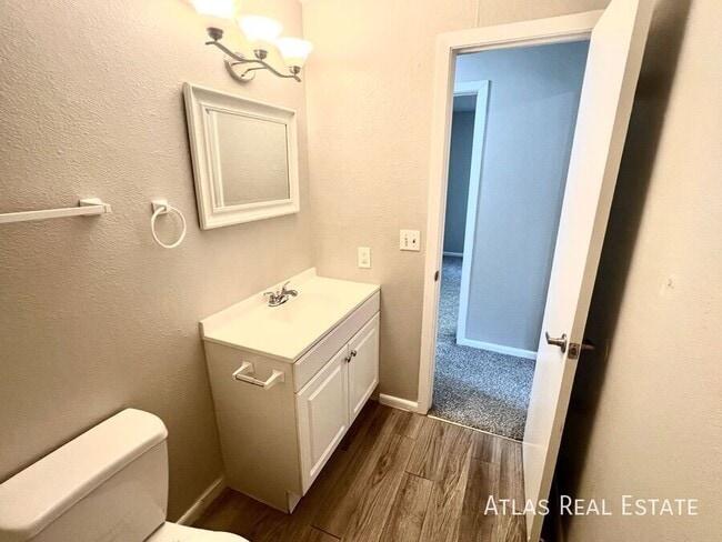 Photo - 415 St Vrain Pl Unidad 202