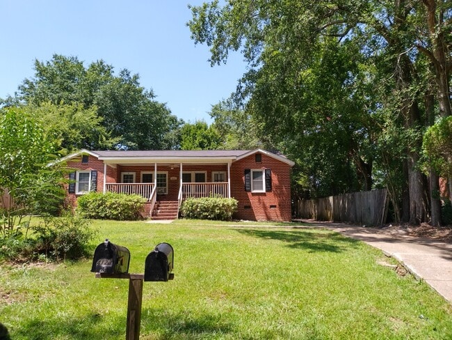 Building Photo - 4123 16th Ave Unit B