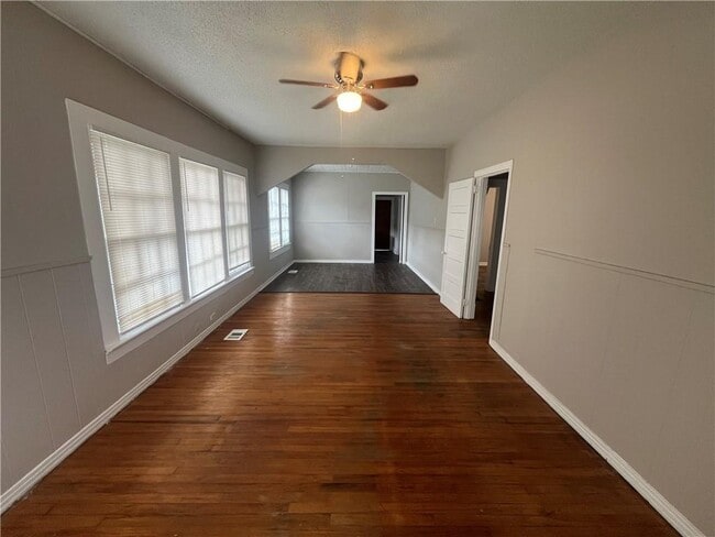 Photo - 1705 Buck St