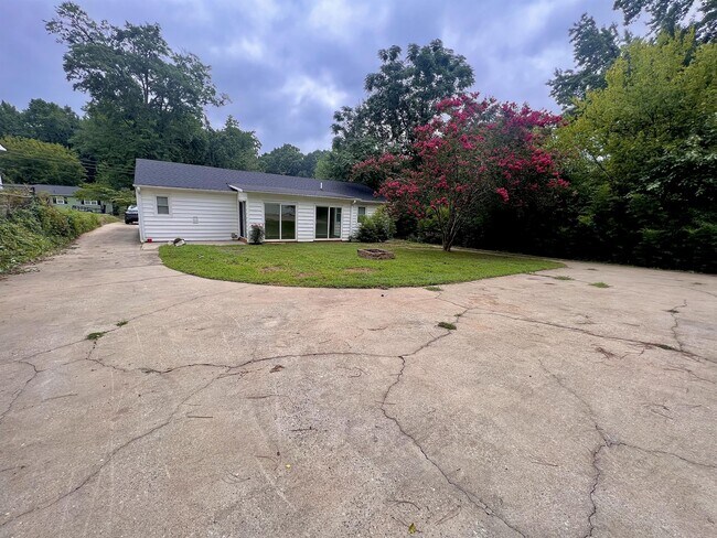 Photo - 716 Magness Dr