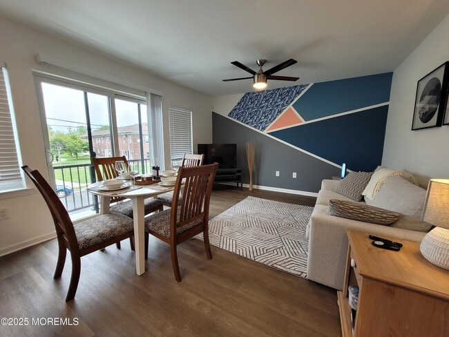 Photo - 1134 Springwood Ave Unit B