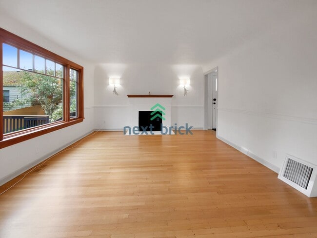 Photo - A beautiful 3 bed and 2 bathroom house for rent