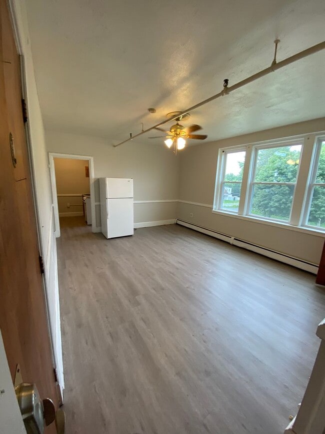 Photo - 423 Pelham St Unit 8