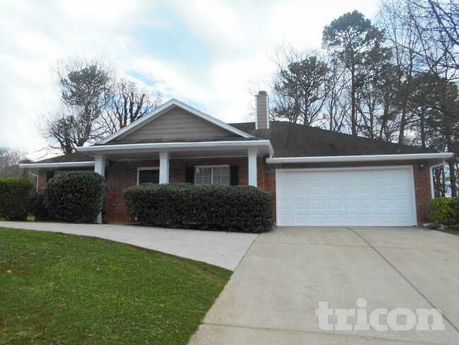 2805 Trotters Pointe Dr