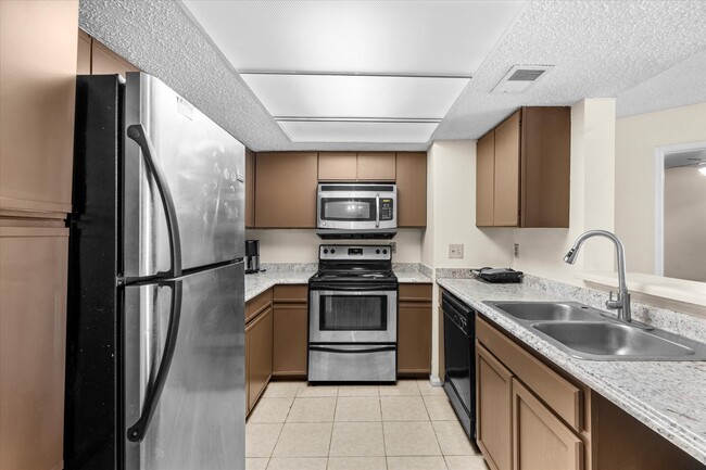 Building Photo - 2830 S Bartell Dr Unit 25 Rental