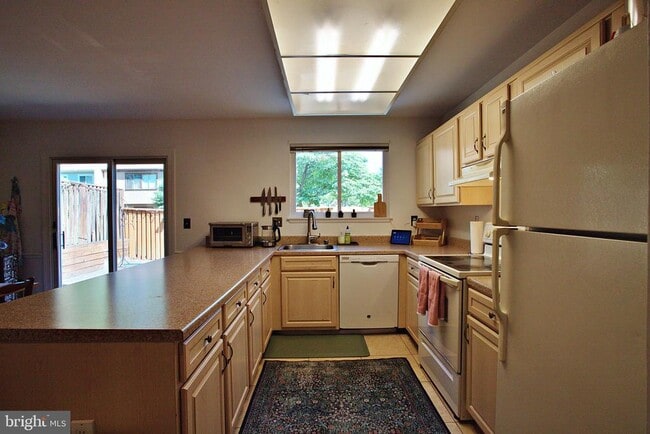 Photo - 1450 Greenmont Ct