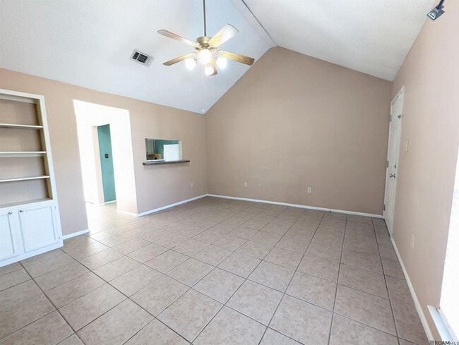Building Photo - 402 Lee Dr Unit 3c