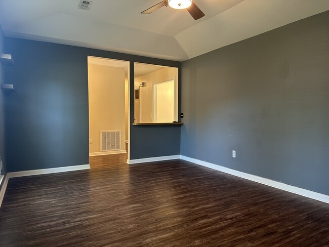 Photo - 209 Brighton Woods Dr