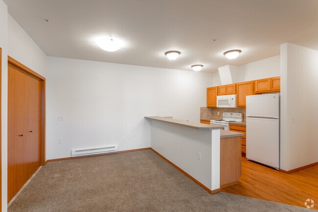 Spruce - Layout A - 2BR, 2BA - 950 SF