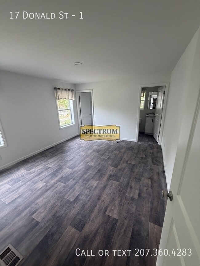 Photo - 17 Donald St Unit 1