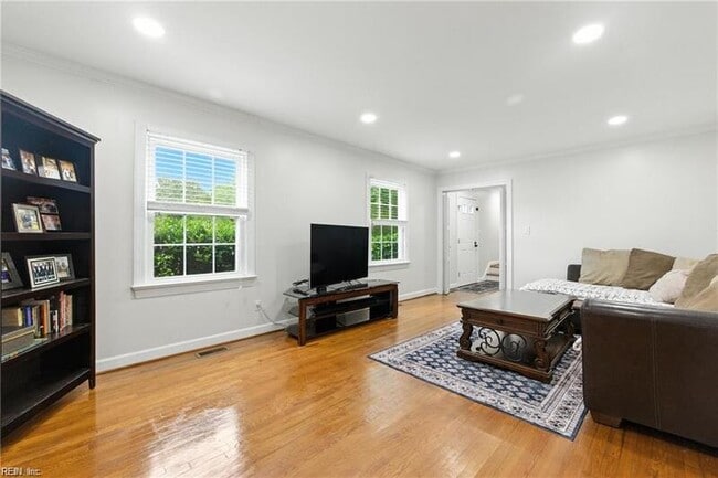 Photo - 707 Lipton Dr