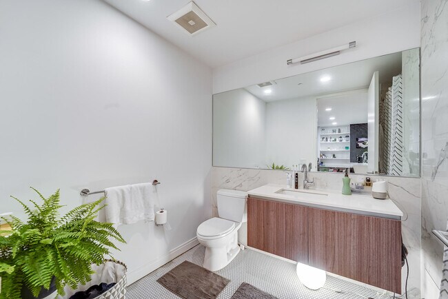 Photo - 160 1st St Unidad 610