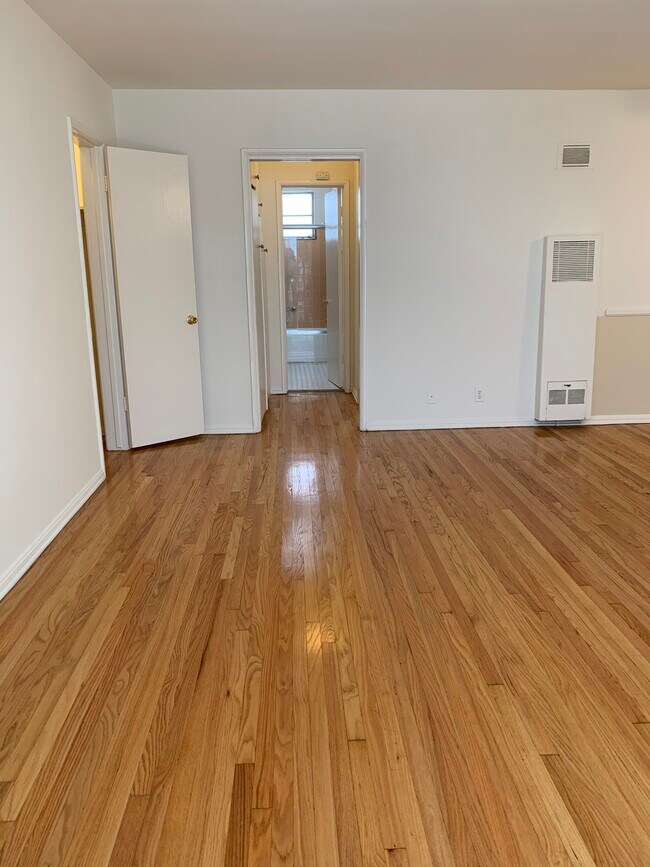 Photo - 1122 S Holt Ave Apartamentos Unidad 1